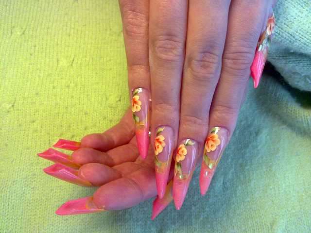 Nageldesignerin